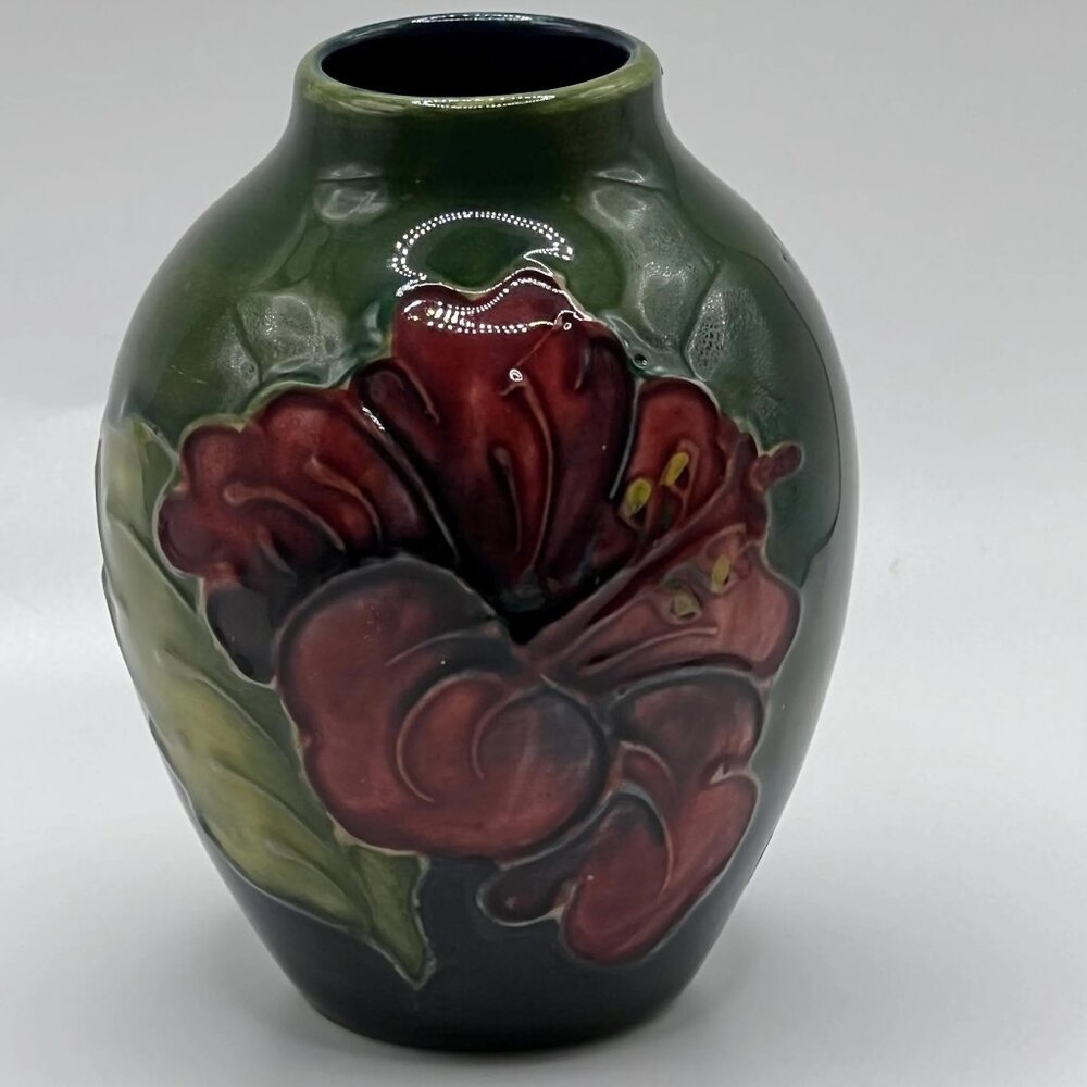 Moorcroft 2 tone/ombre red Hibiscus Vase 3.5”
